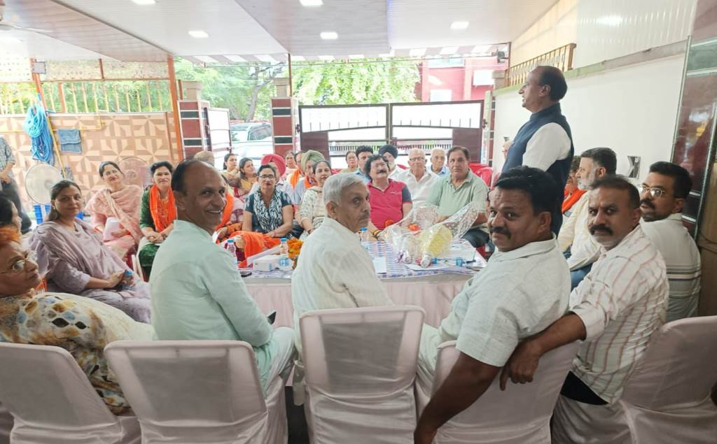 वार्ड वार्ड में कार्यकर्ताओं से बात करके भाजपा के संगठन को मजबूत करने   की मुहिम को मिल रहा है भारी  समर्थन सतीश वावा